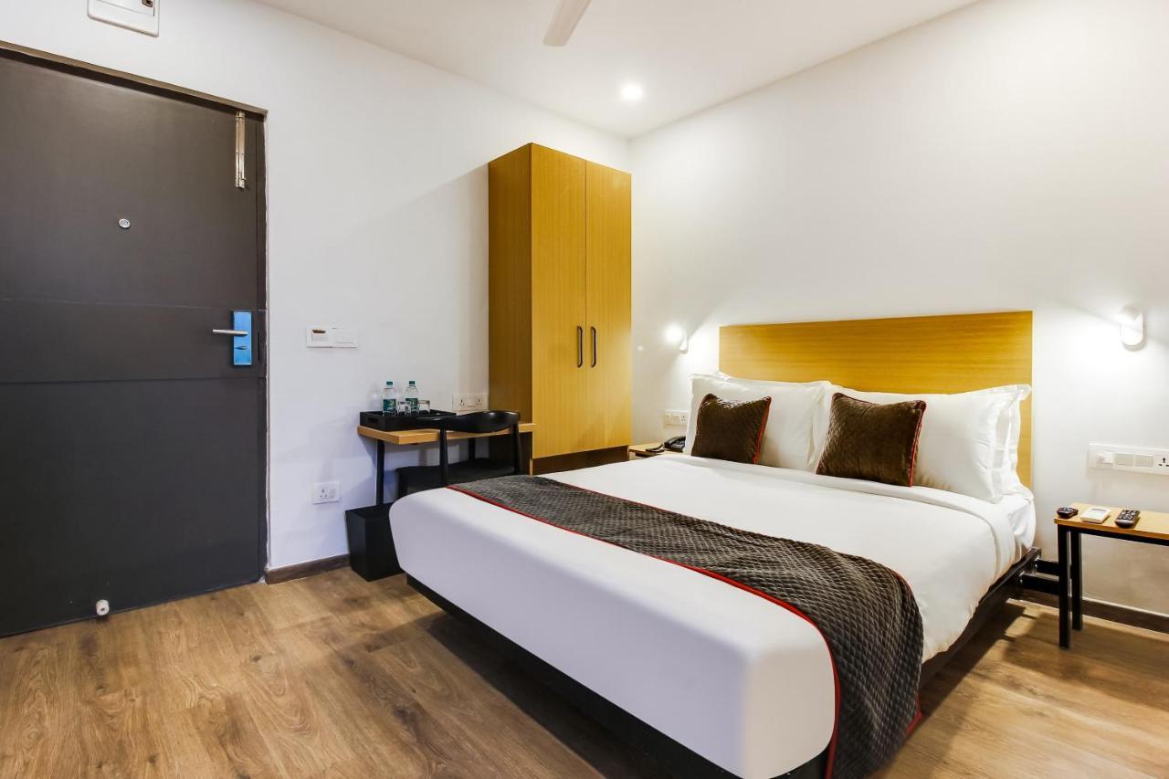 Hotel Townhouse De Alphabet Hyderabad Esterno foto