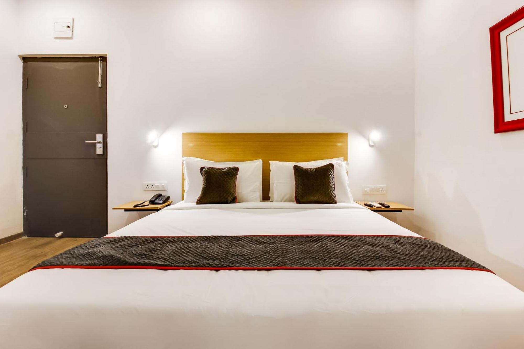 Hotel Townhouse De Alphabet Hyderabad Esterno foto