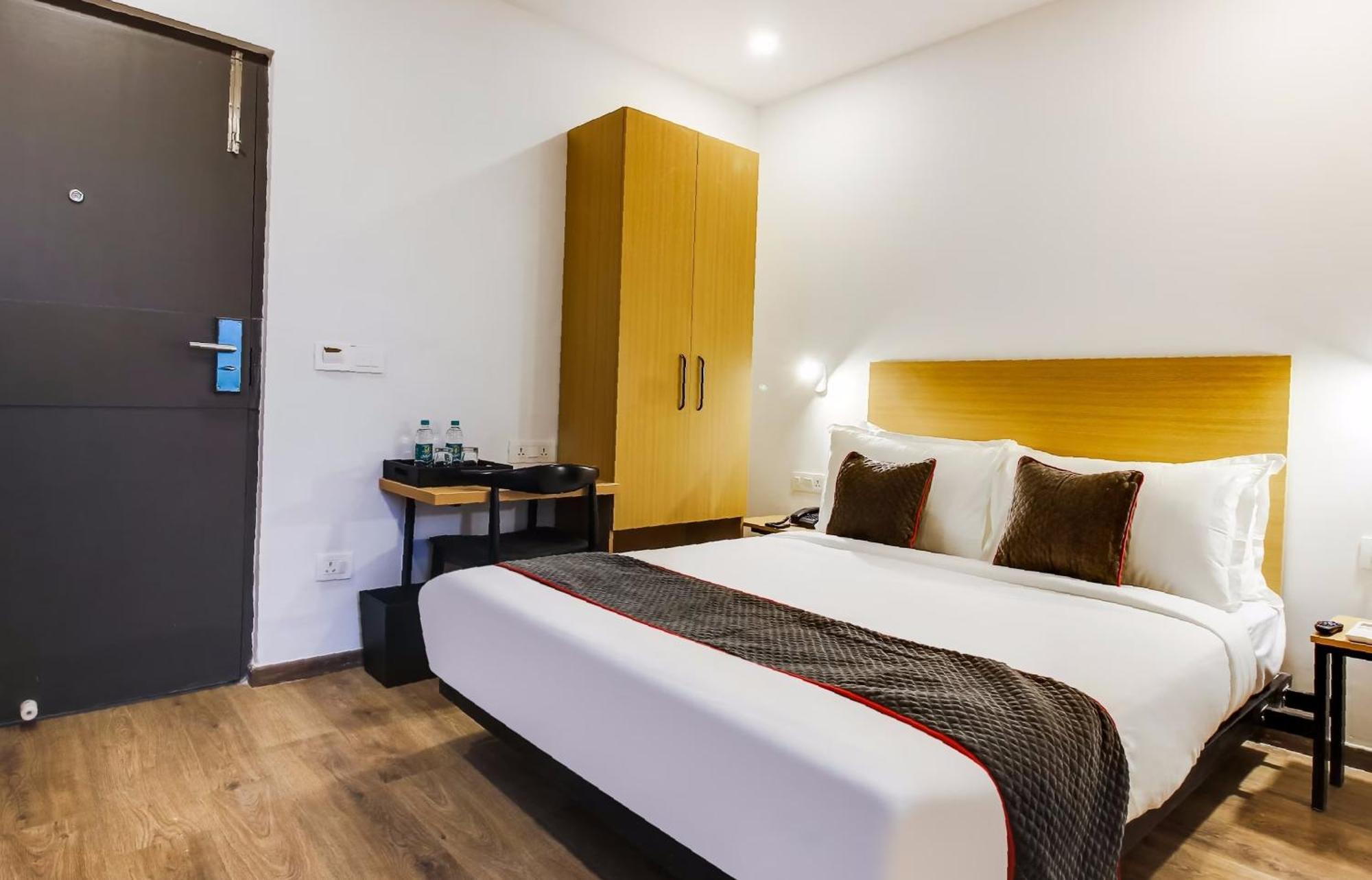 Hotel Townhouse De Alphabet Hyderabad Esterno foto