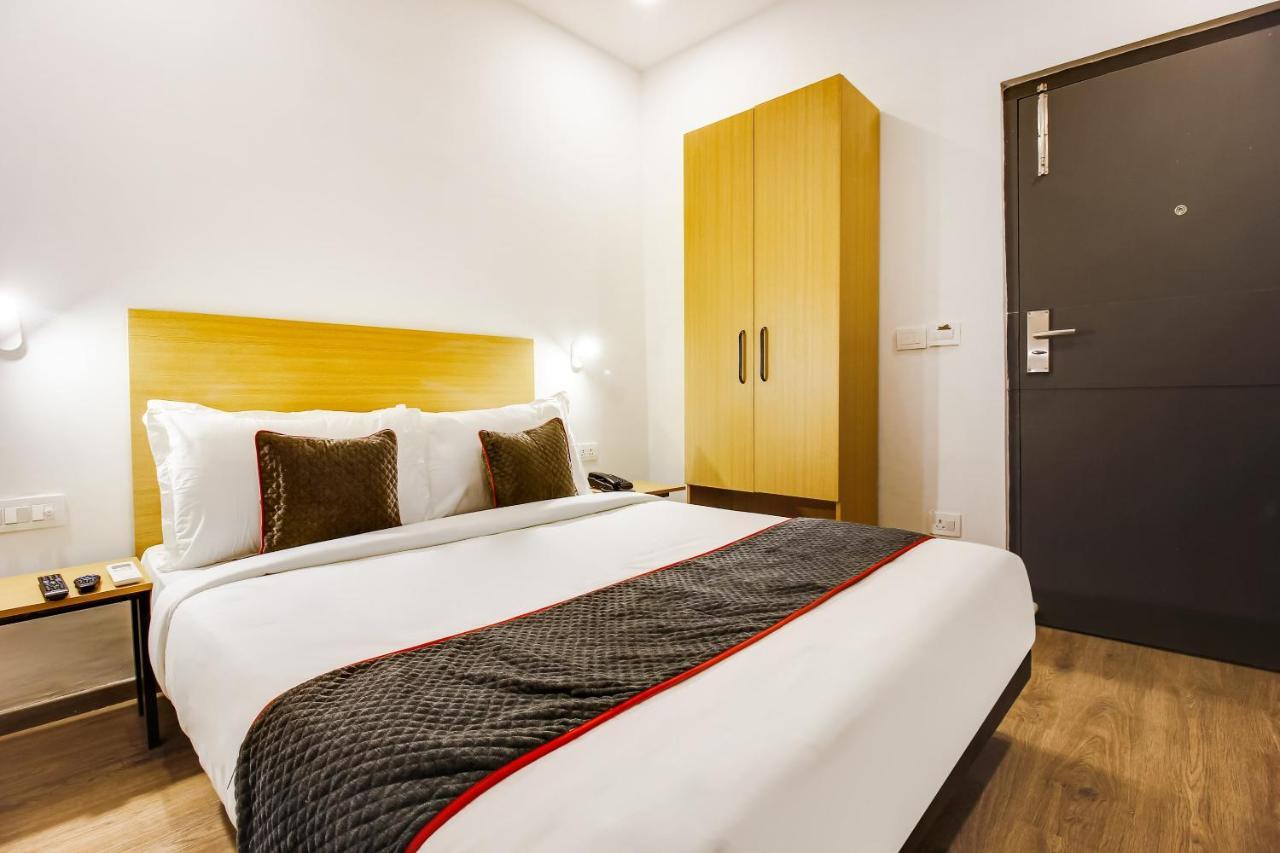 Hotel Townhouse De Alphabet Hyderabad Esterno foto