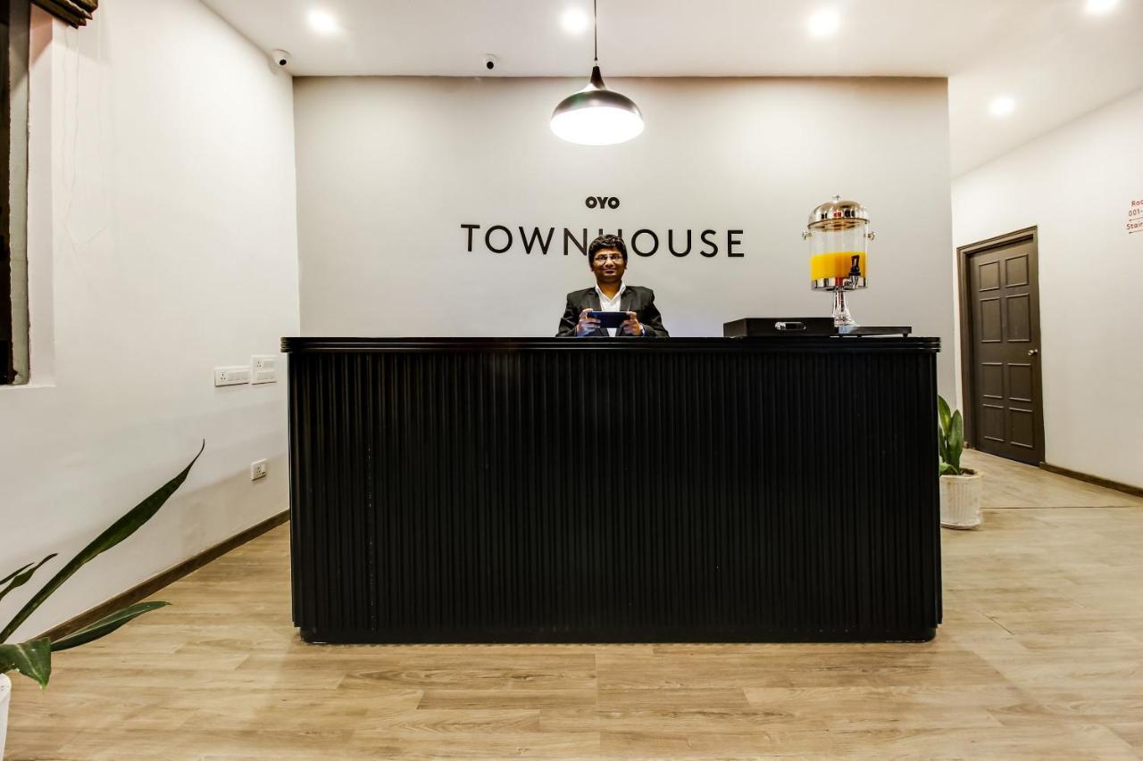 Hotel Townhouse De Alphabet Hyderabad Esterno foto